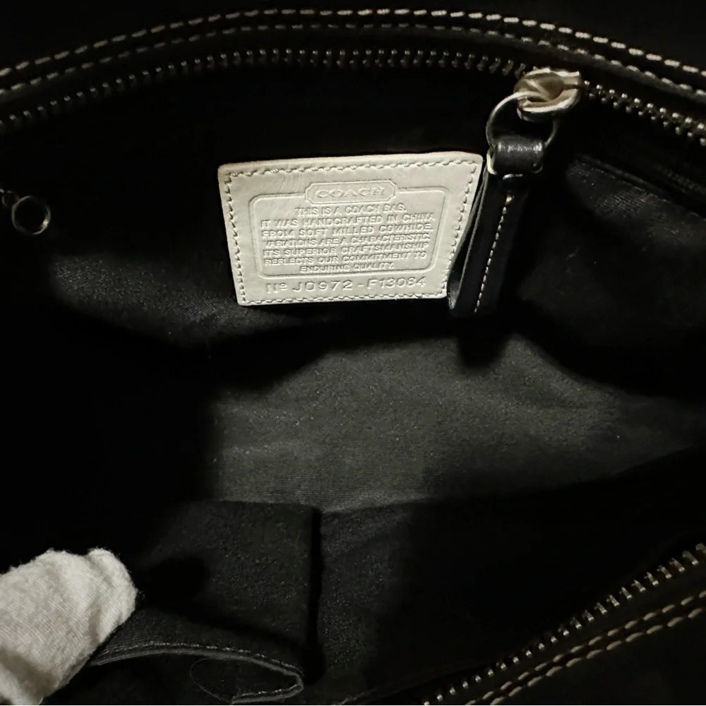 Vintage Y2K Coach tote handbag shoulder bag, Black and Cream Satchel 2009 years - Picture 12 of 17